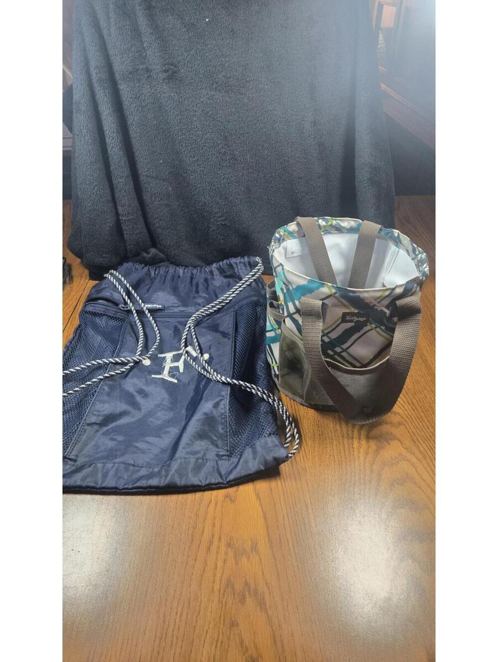 Thirty-One Round About Caddy in Sea Plaid Shower Beach Utility Tote Mesh Bottom